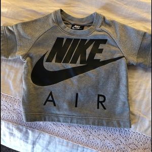 Girls Nike crop top